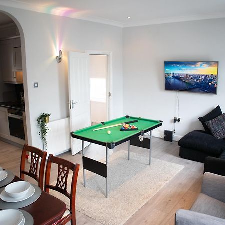 Bright Private Terrace - Free Private Parking - Tv - Wifi - Netflix Apartment Croydon Ngoại thất bức ảnh