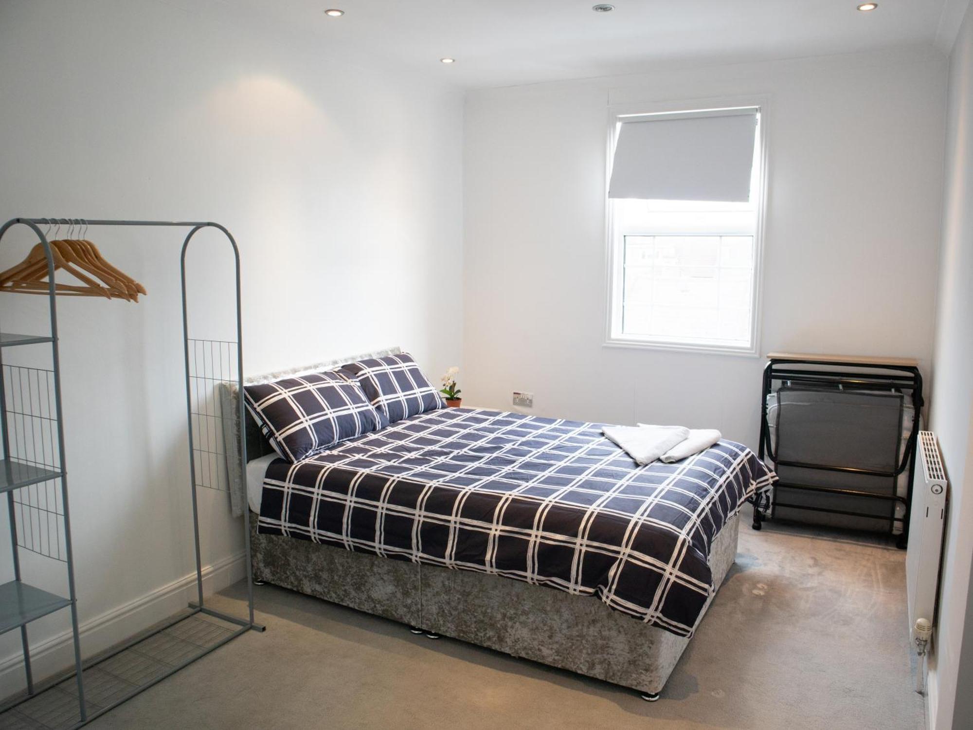 Bright Private Terrace - Free Private Parking - Tv - Wifi - Netflix Apartment Croydon Ngoại thất bức ảnh